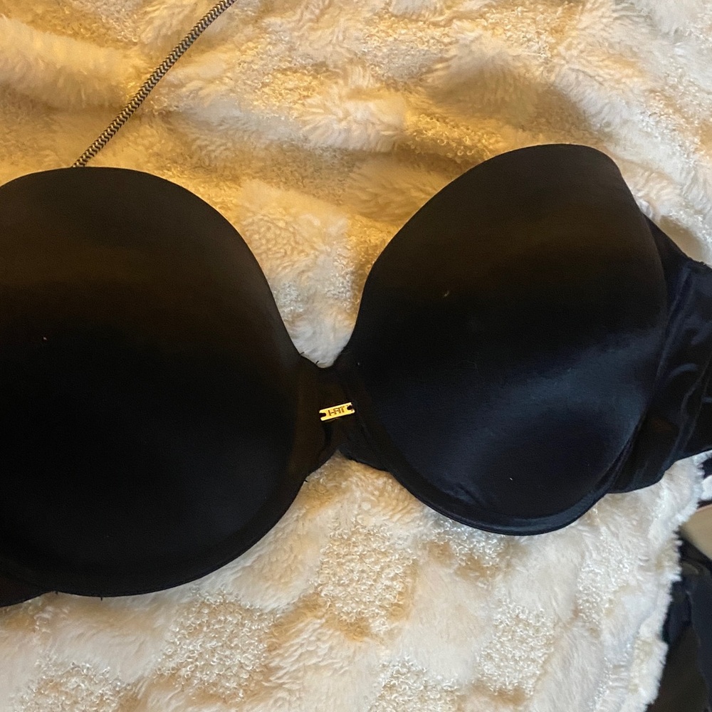 Self expressions by maiden form, Elegant Black Strapless Bra size 38D